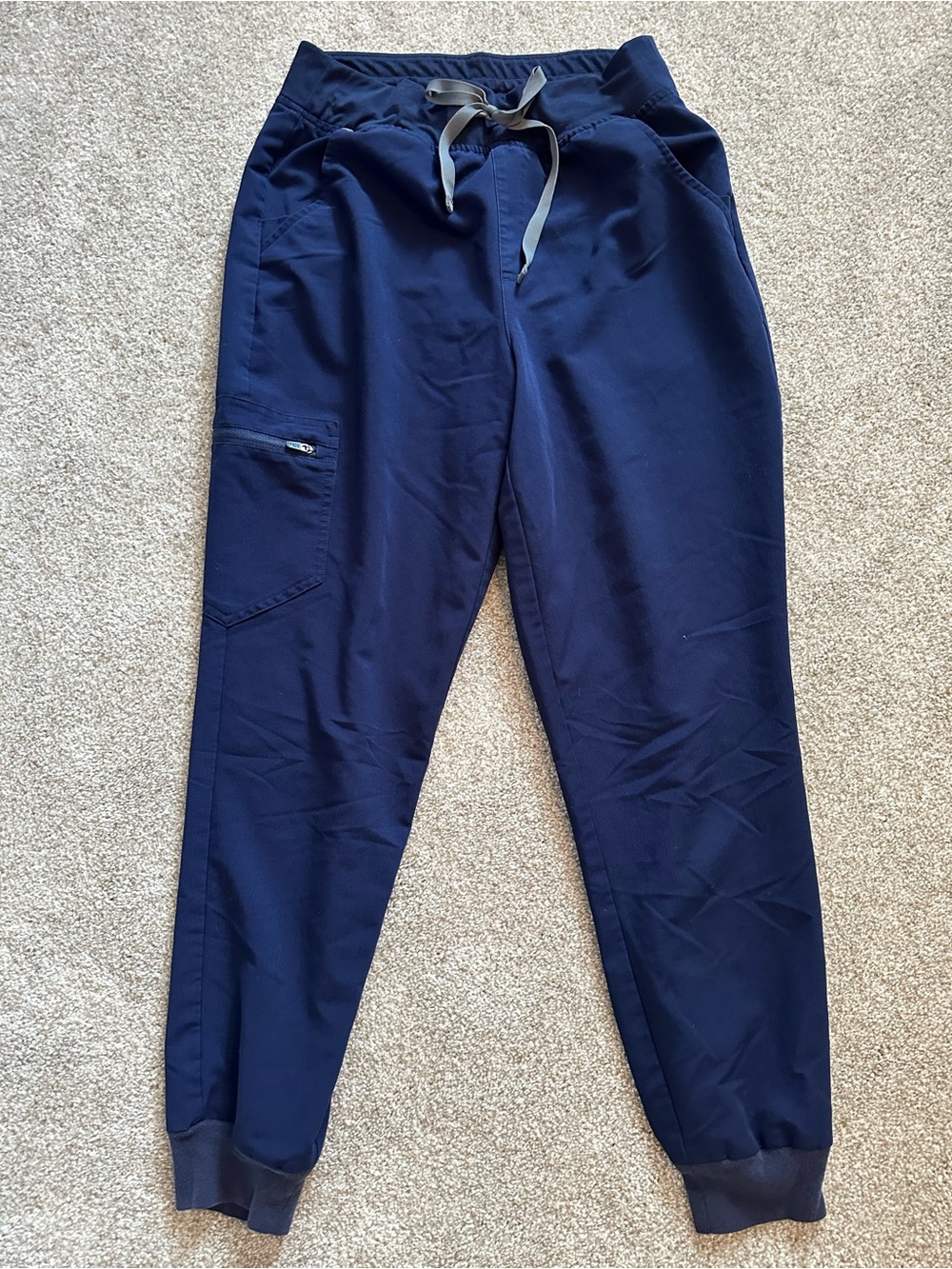 FIGS Navy Rafaela Scrub Top and Zamora Scrub Jogger Bottom Medium - Picture 5 of 7